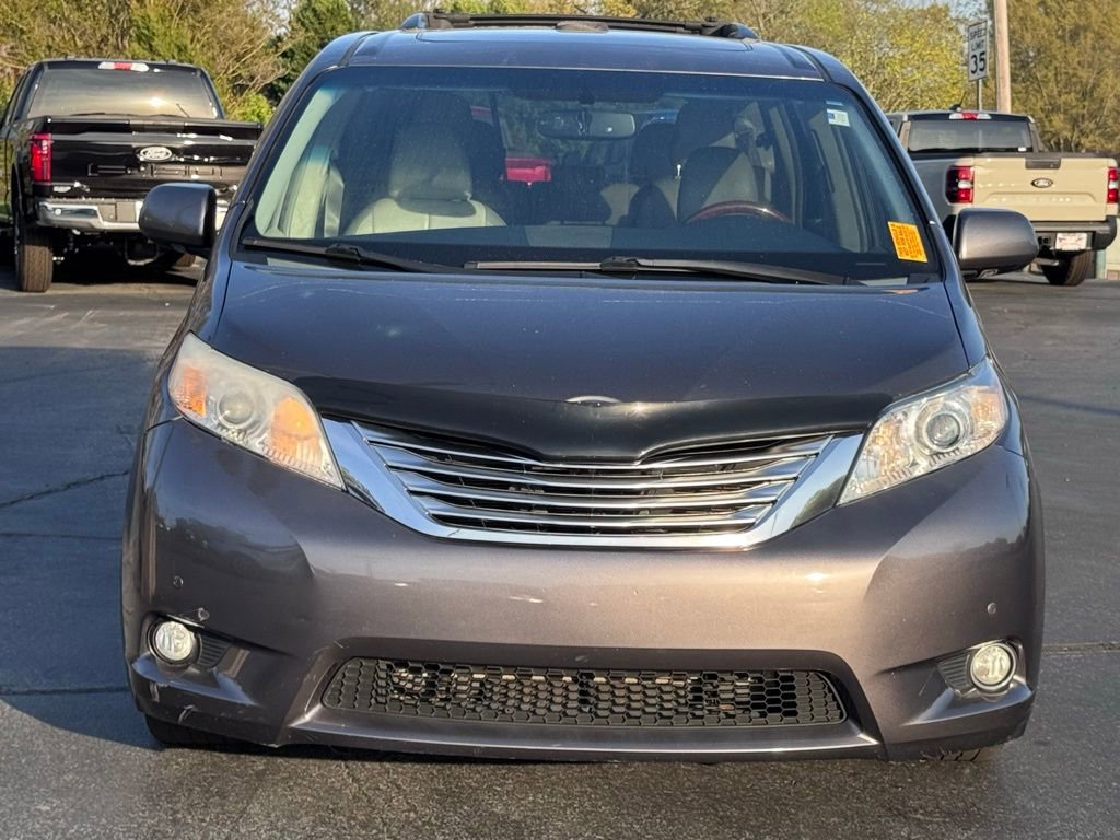 Used 2012 Toyota Sienna Limited w/ Premium Pkg image 17