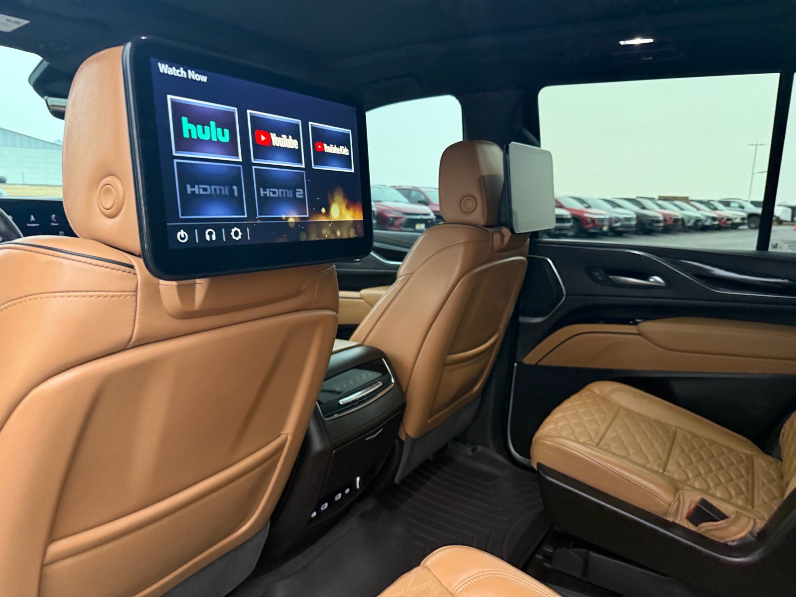 Used 2023 Cadillac Escalade Premium Luxury w/ Performance Package image 14