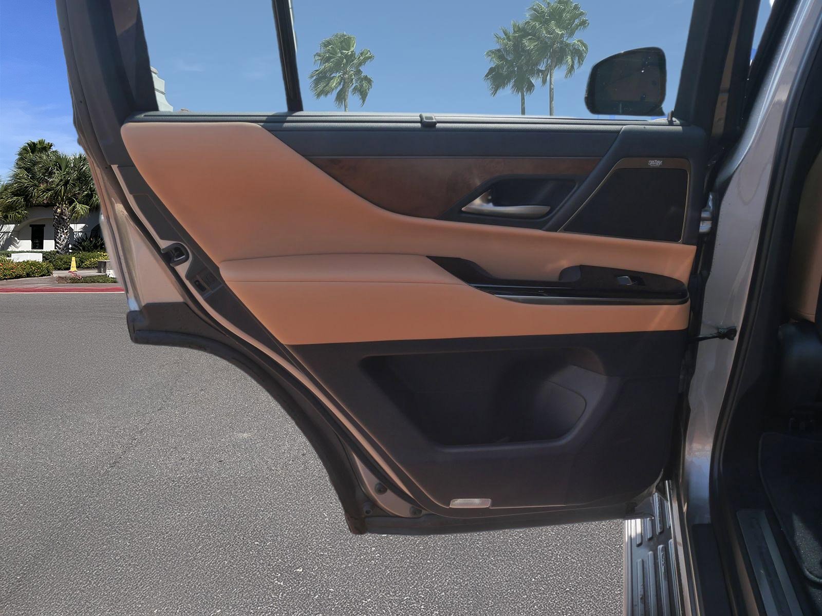 Certified 2024 Lexus LX 600 4WD w/ Luxury Package image 8