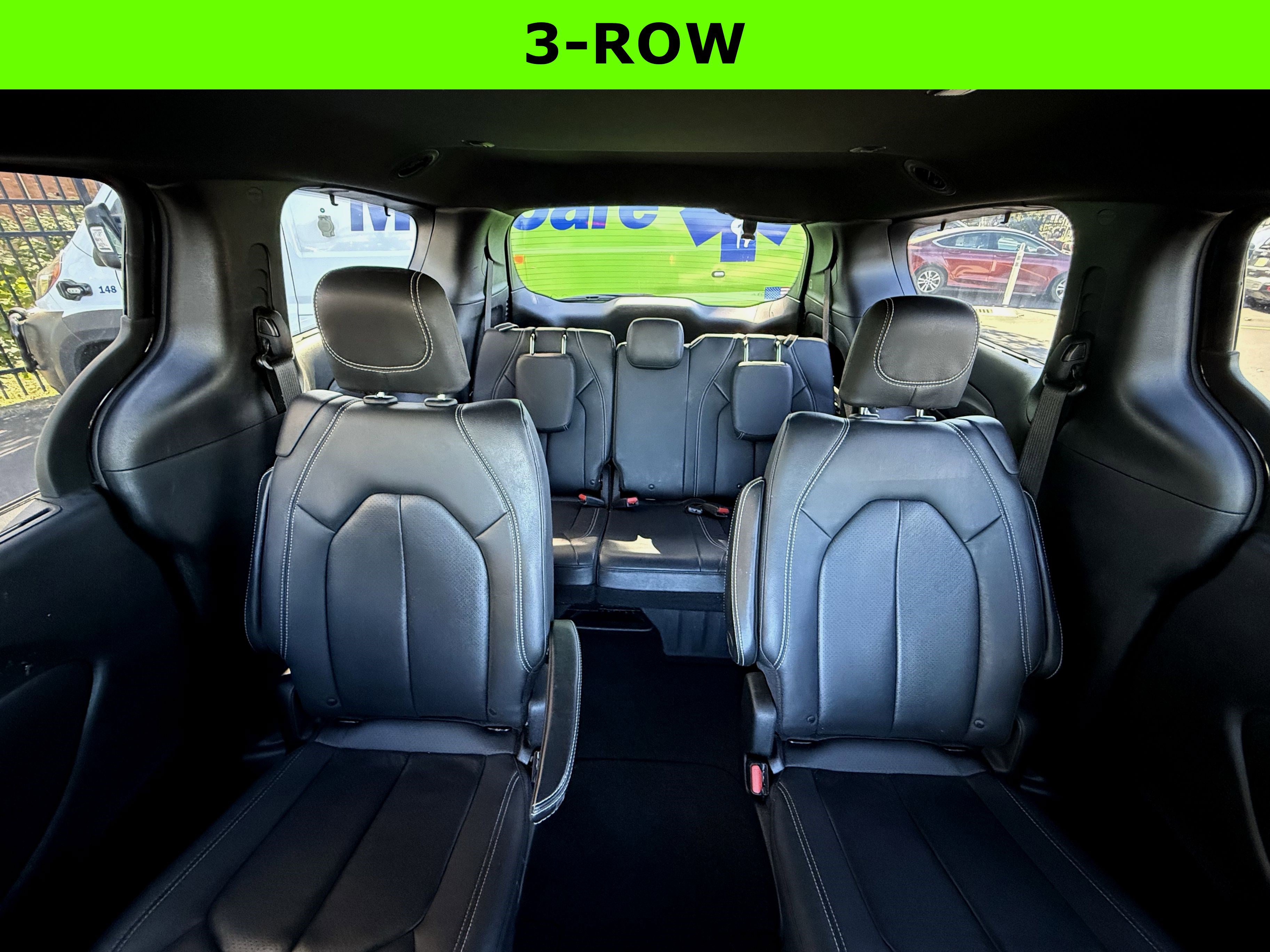 Used 2020 Chrysler Pacifica Touring-L w/ S Appearance Package image 27