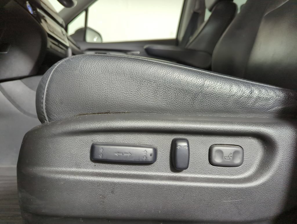 Certified 2017 Honda Pilot Touring image 26