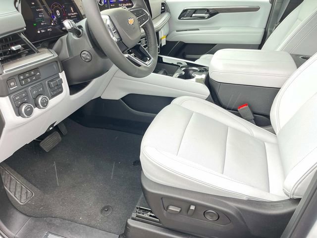 New 2025 Chevrolet Suburban Premier image 21
