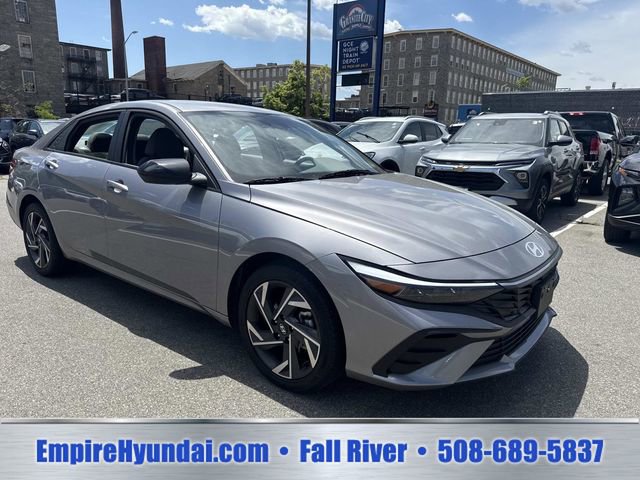 Certified 2025 Hyundai Elantra Sport w/ Cargo Package FWD image 2
