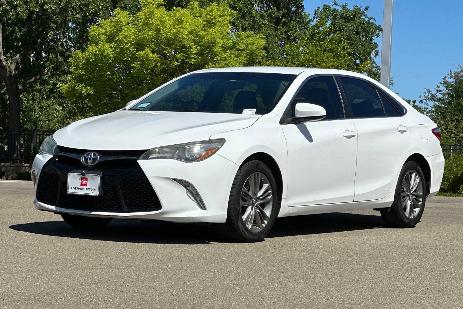 Used 2016 Toyota Camry SE image 8