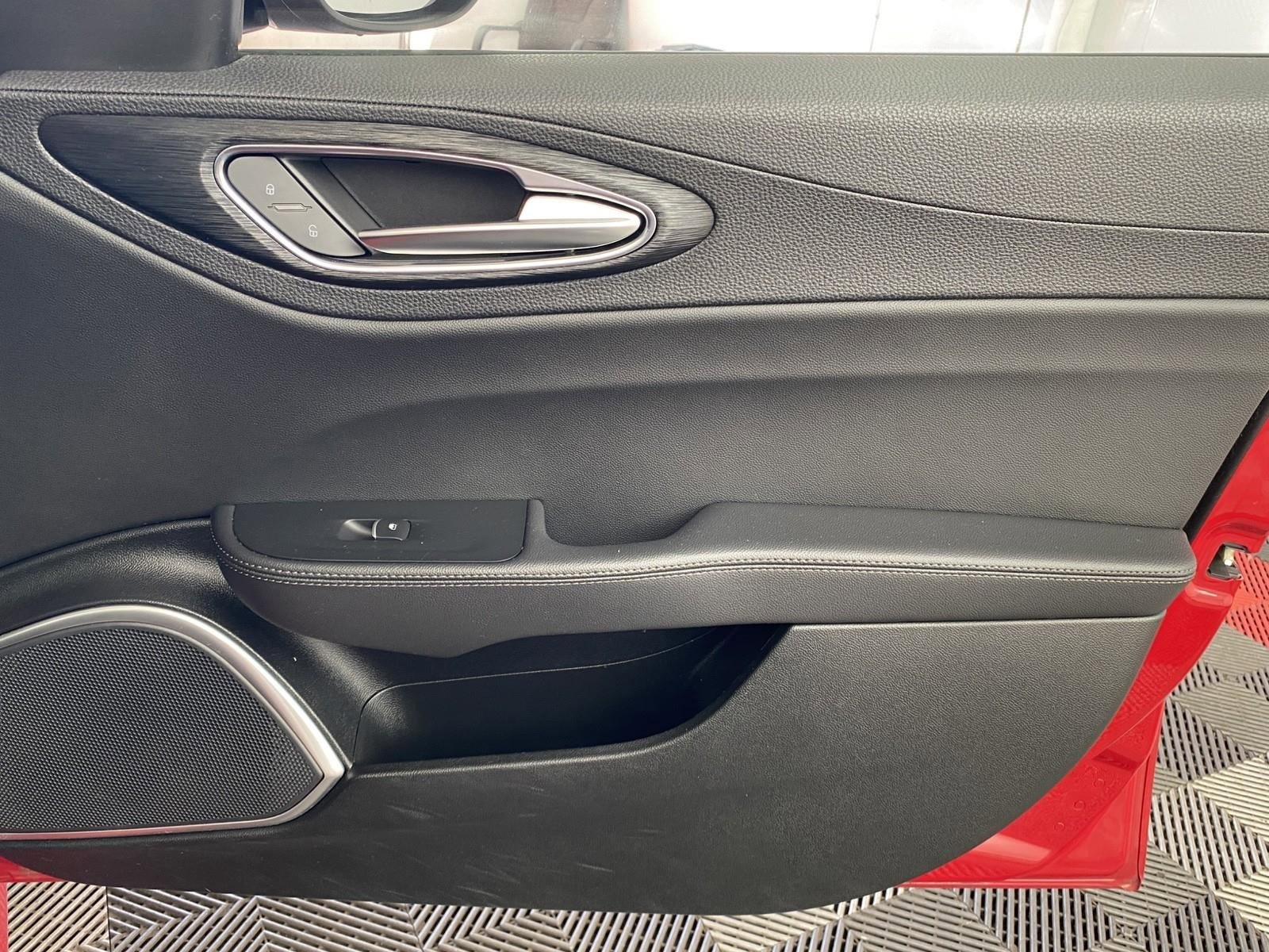 Used 2020 Alfa Romeo Giulia Sprint w/ Cold Weather Package image 10