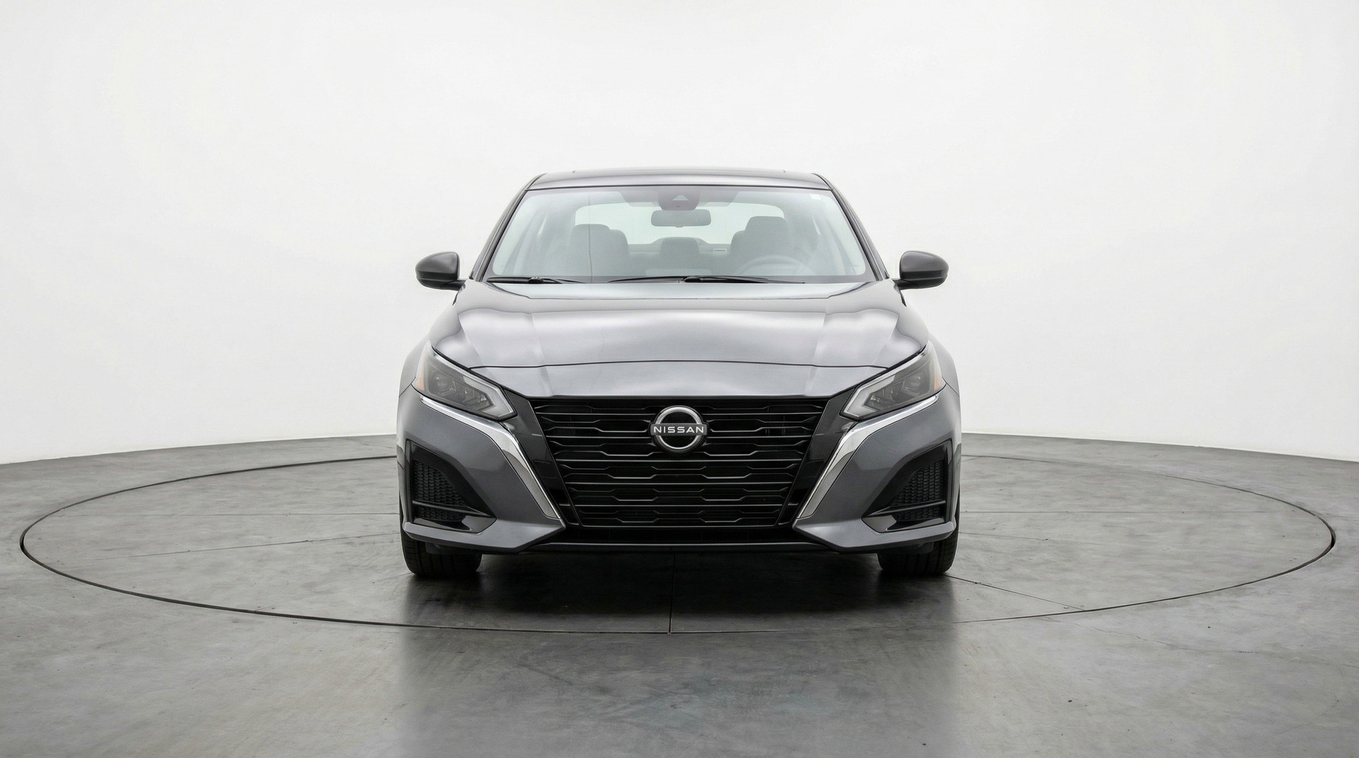 Used 2025 Nissan Altima 2.5 SV image 2