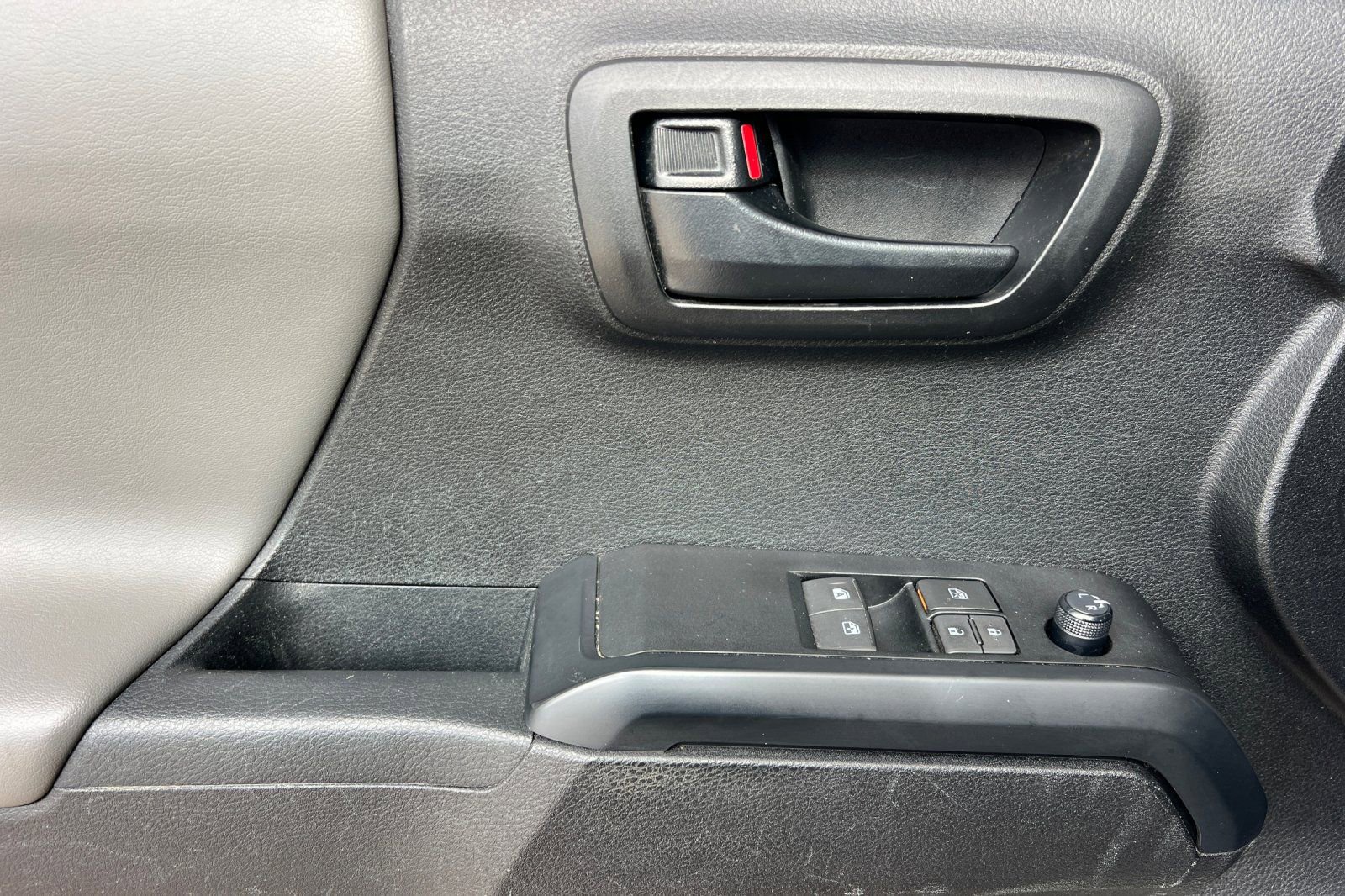 Certified 2021 Toyota Tacoma SR image 13