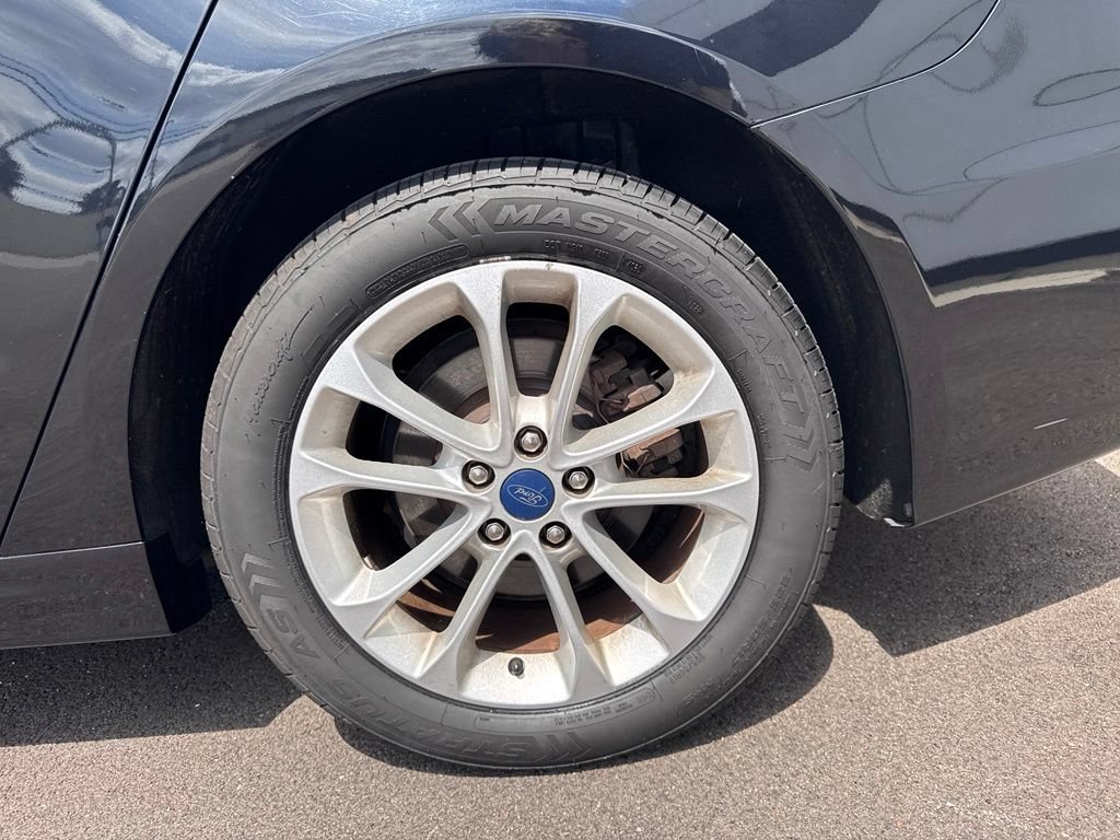 Used 2020 Ford Fusion SE FWD image 31