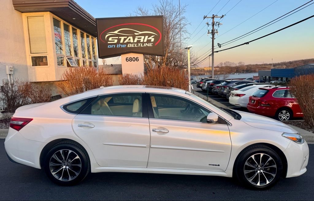 Used 2016 Toyota Avalon XLE Plus image 1
