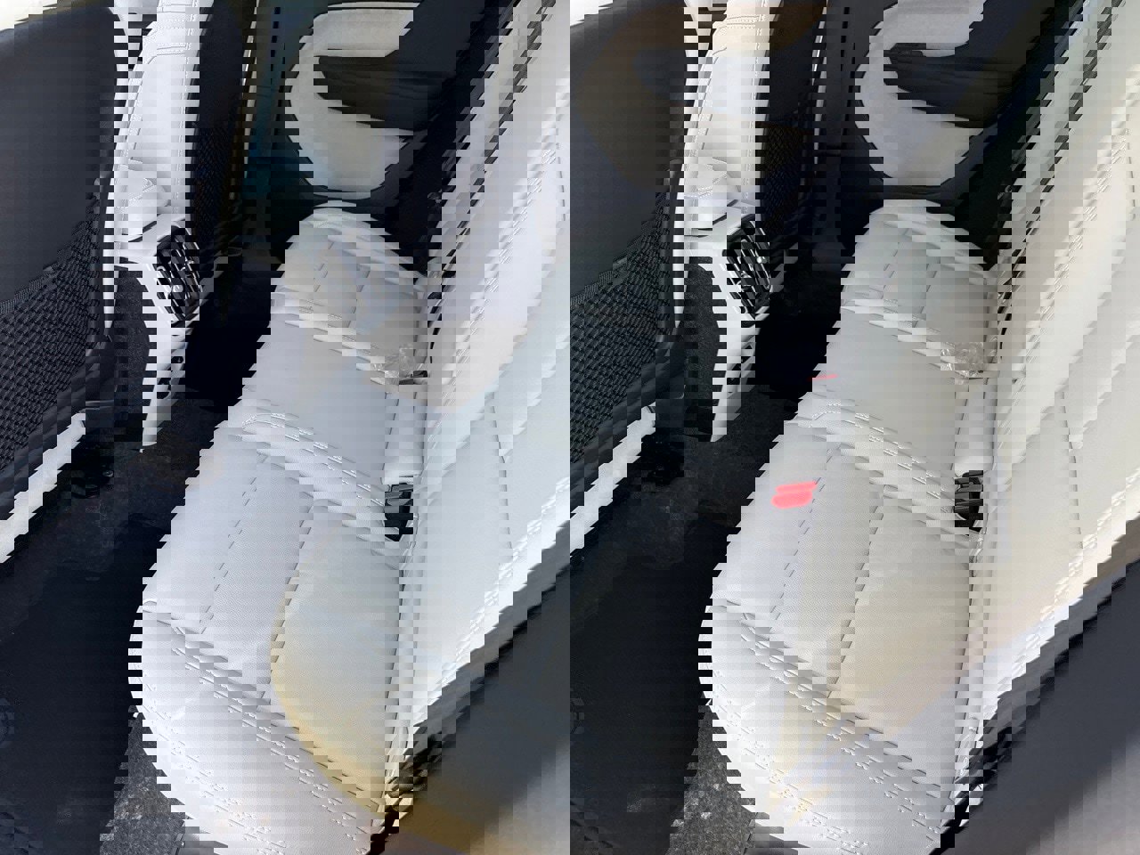 New 2026 Volvo XC40 B4 Plus w/ Protection Package Premier image 20