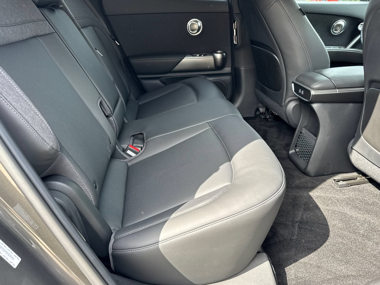Used 2025 Genesis GV60 RWD image 15
