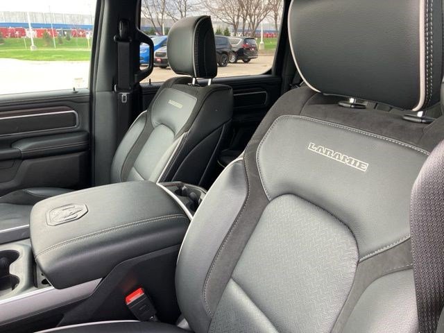Used 2025 RAM 1500 Laramie w/ Sport Appearance Package AWD/4WD image 12