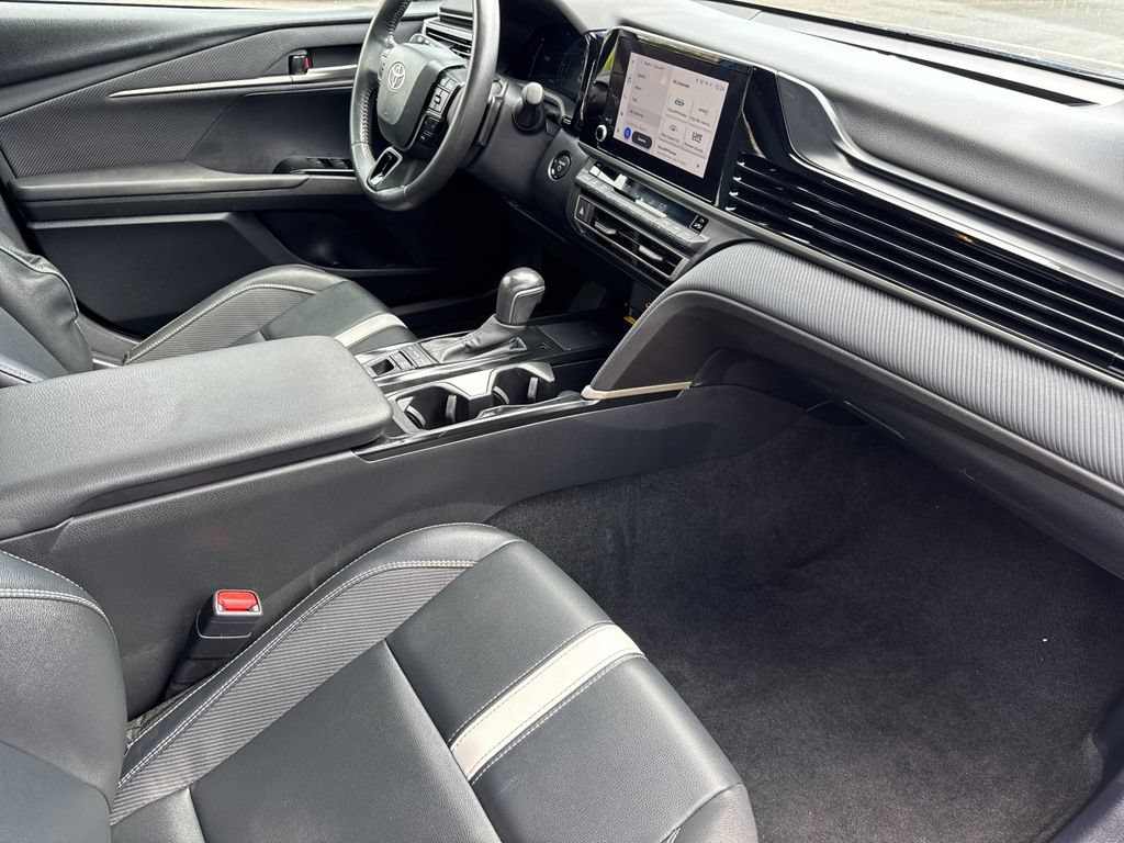 Used 2025 Toyota Camry SE FWD image 15