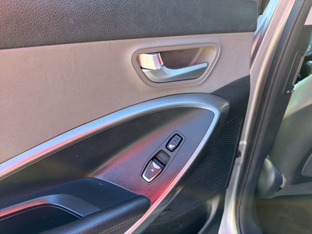 Used 2016 Hyundai Santa Fe SE w/ Option Group 03 image 24