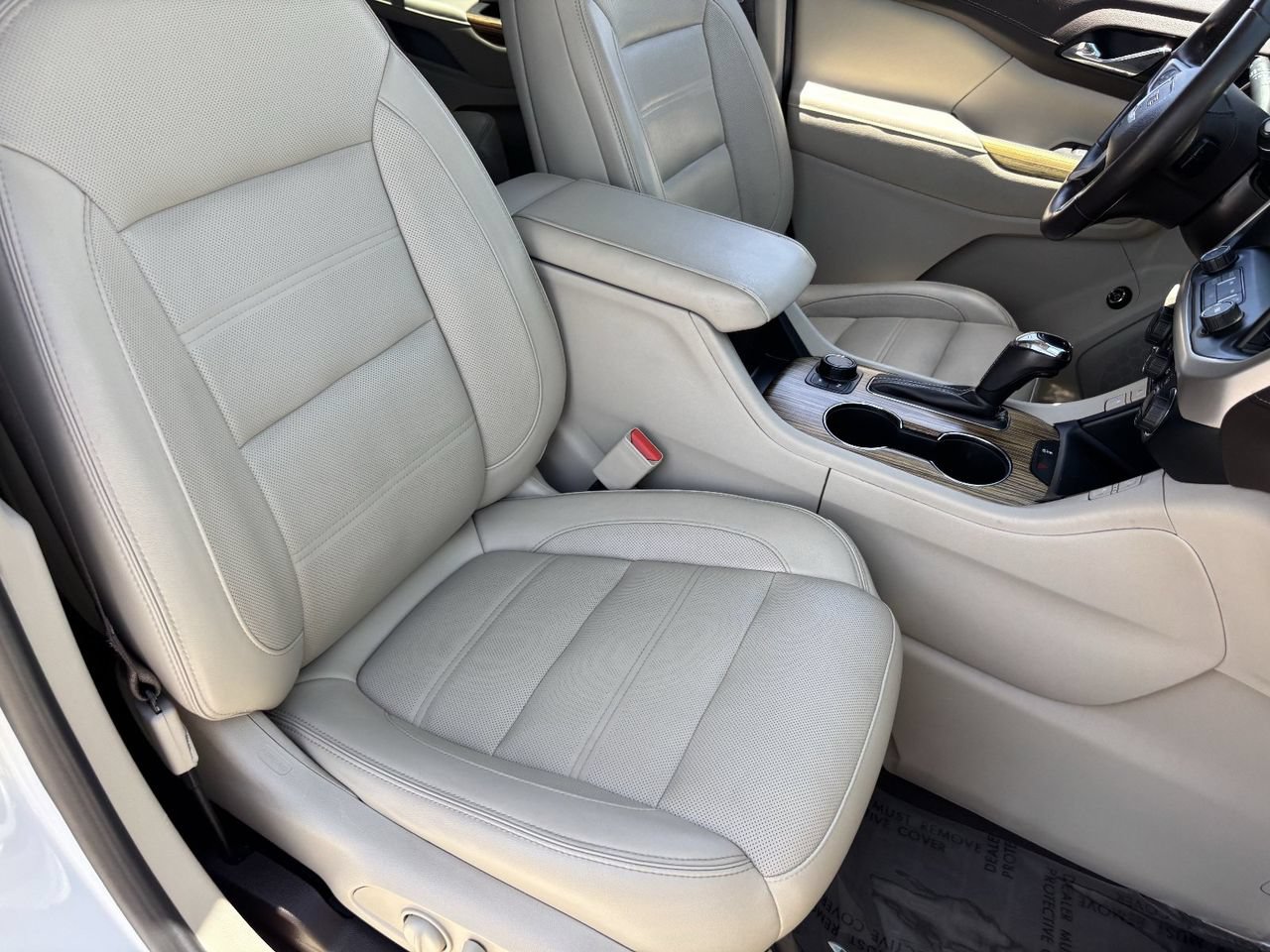 Used 2019 GMC Acadia Denali w/ Technology Package FWD image 8