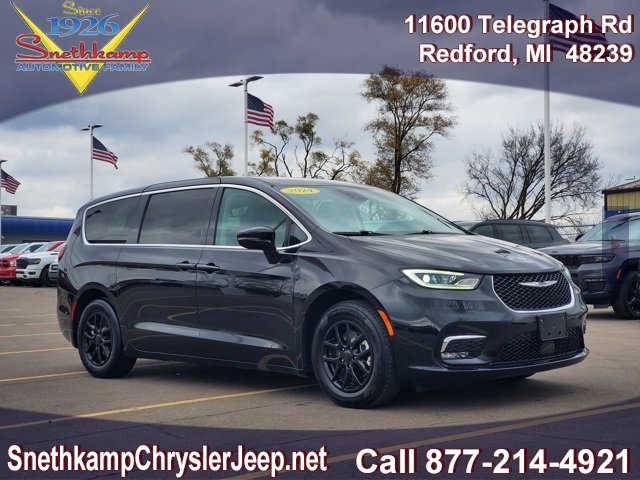 Certified 2024 Chrysler Pacifica Touring-L