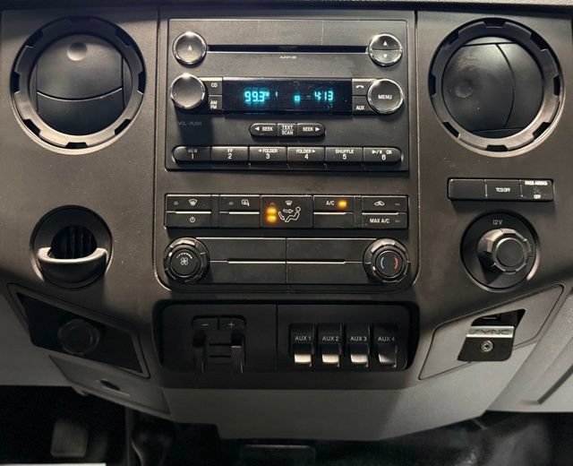 Used 2015 Ford F550 4x4 Regular Cab Super Duty image 11