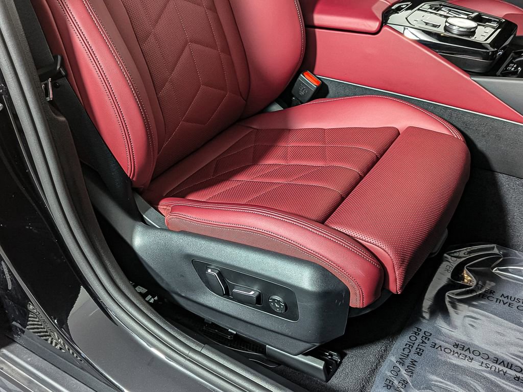 Used 2025 BMW 530i xDrive w/ Premium Package image 28