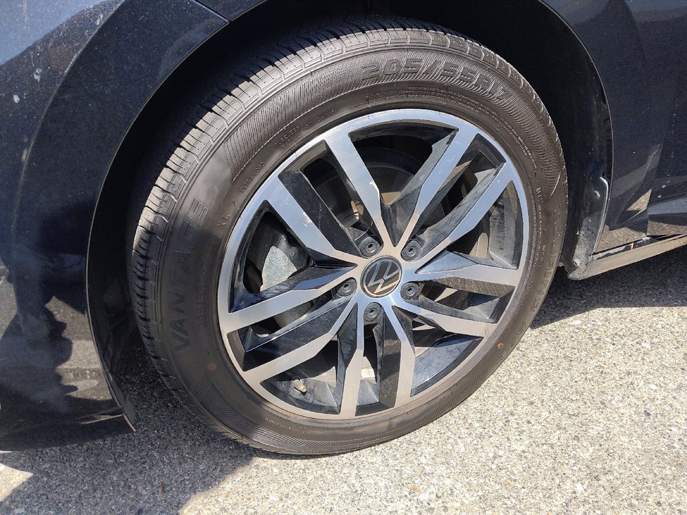 Used 2025 Volkswagen Jetta SE FWD image 31
