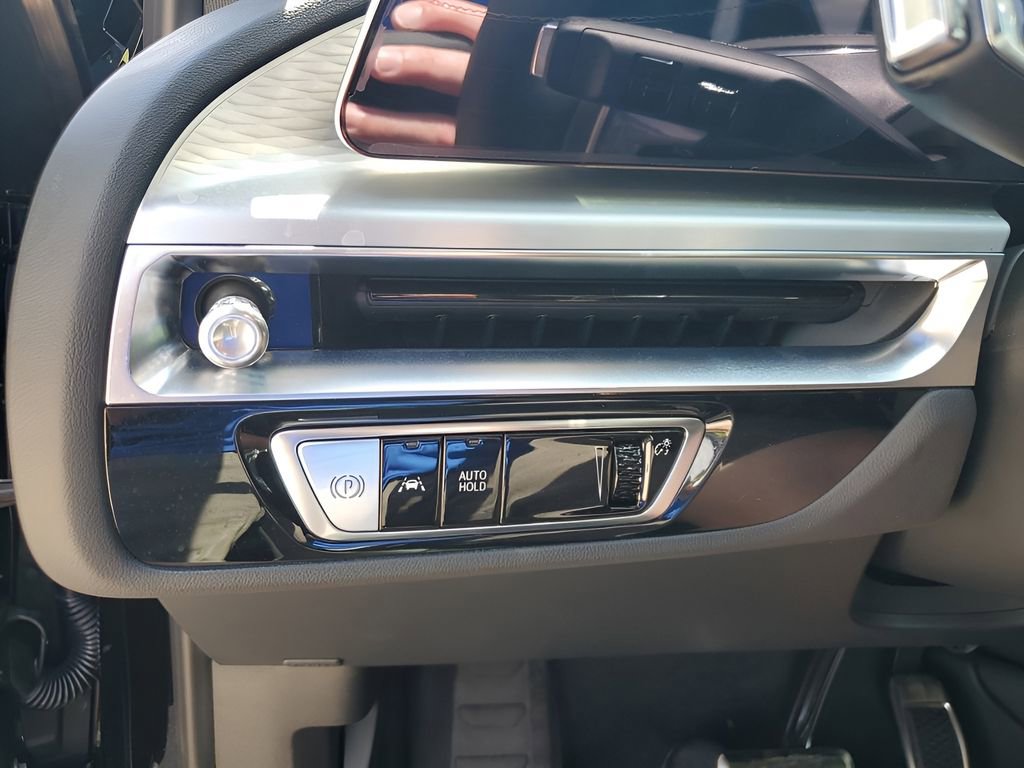 New 2026 Cadillac Lyriq V image 32