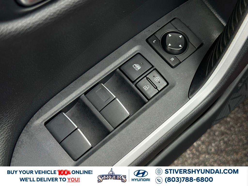 Used 2019 Toyota RAV4 Limited image 32