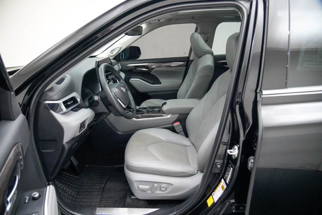 Used 2023 Toyota Highlander Platinum image 20