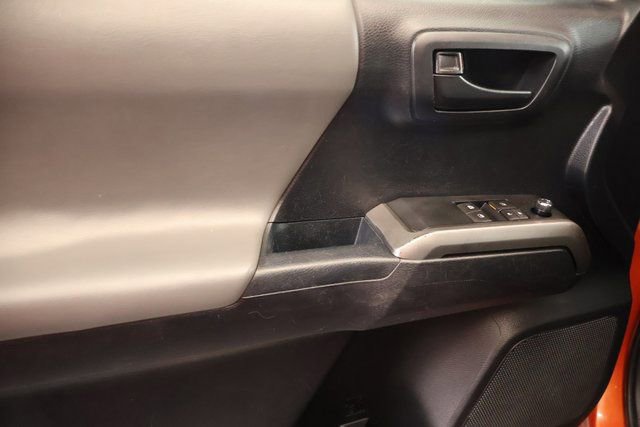 Used 2018 Toyota Tacoma SR5 image 10