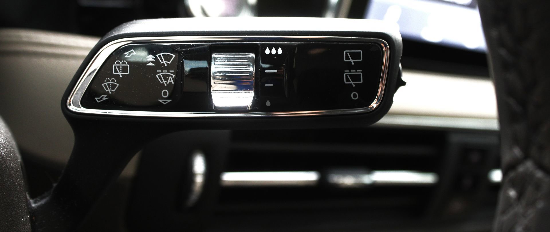 Used 2021 Lincoln Corsair Reserve w/ Equipment Group 201A image 27