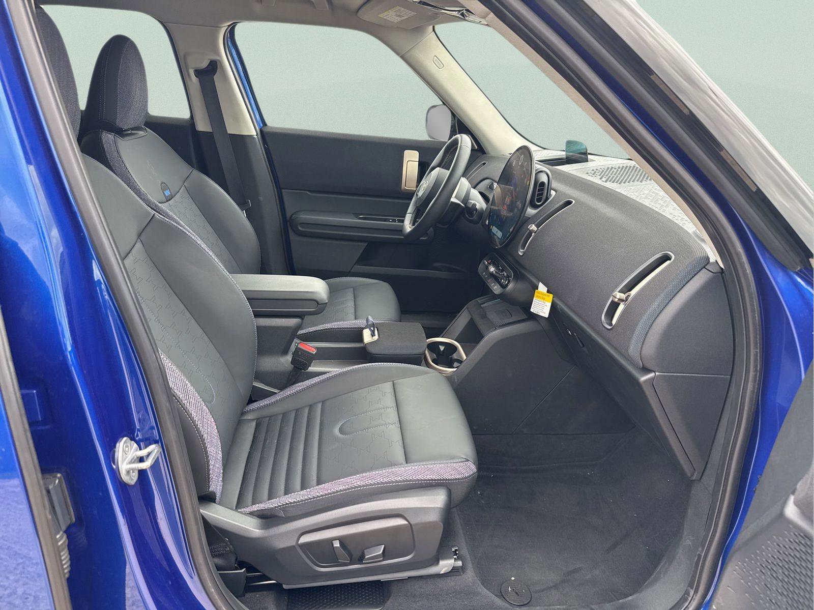 Used 2025 MINI Cooper Countryman S w/ Comfort Package Max image 9