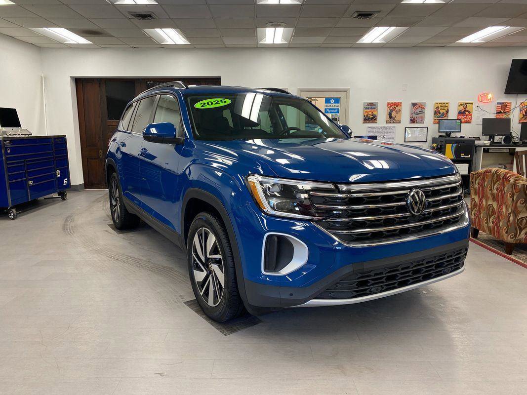 Used 2025 Volkswagen Atlas SE image 21