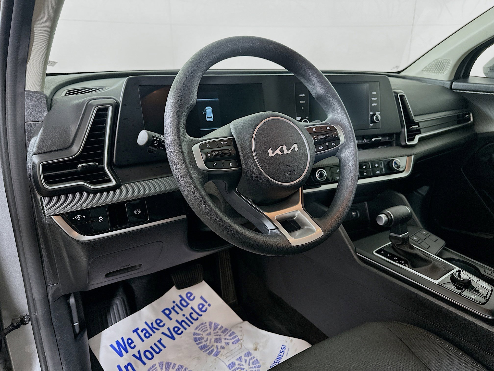 Used 2024 Kia Sportage LX AWD/4WD image 9