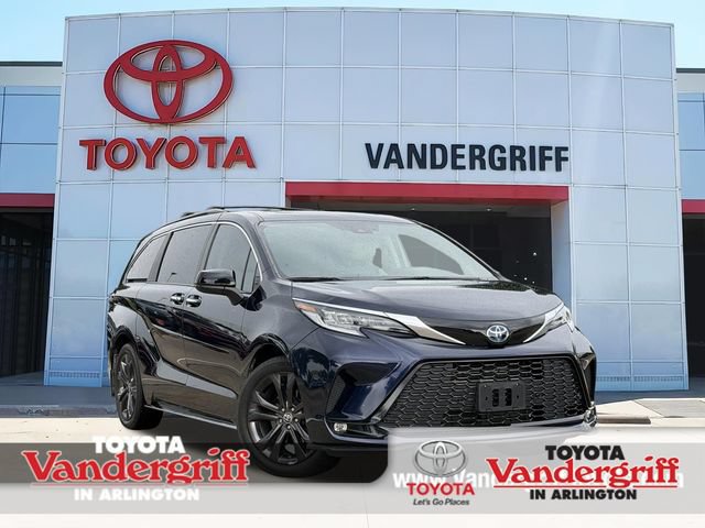 Used 2024 Toyota Sienna XSE FWD image 1