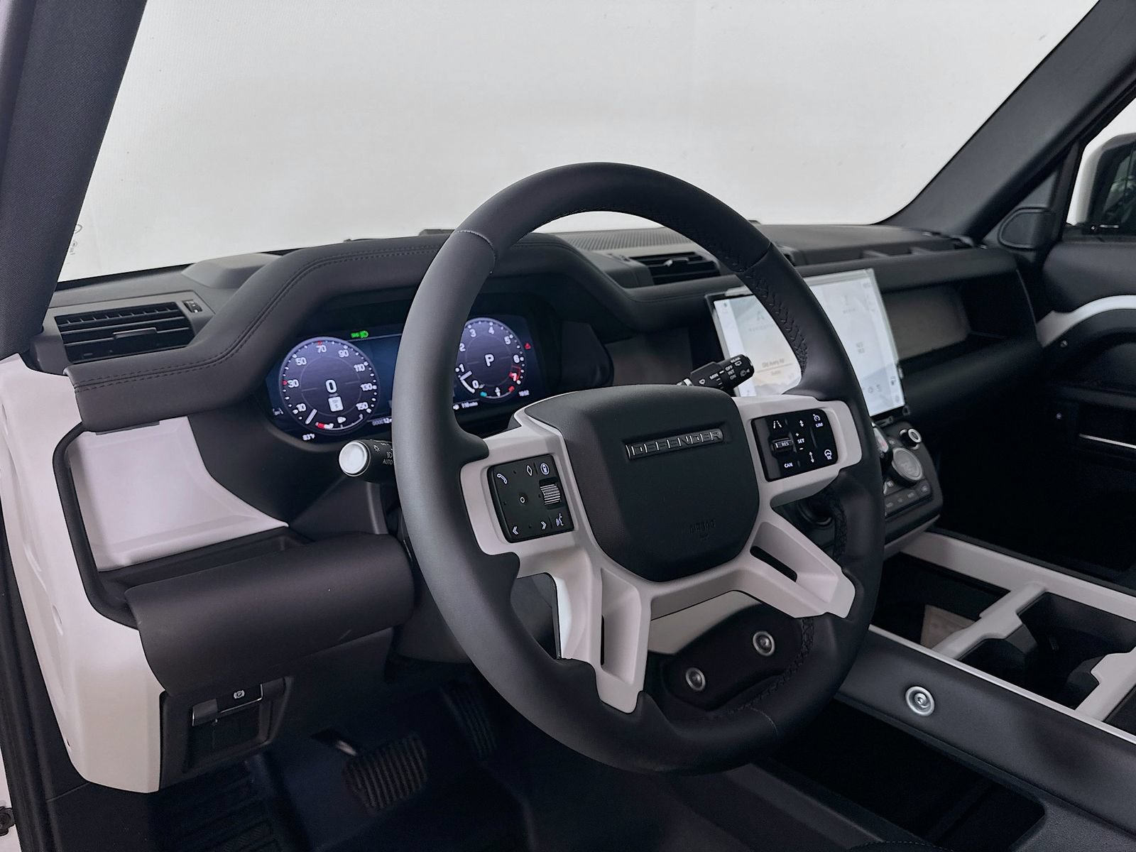 New 2026 Land Rover Defender 110 X-Dynamic SE AWD/4WD image 32