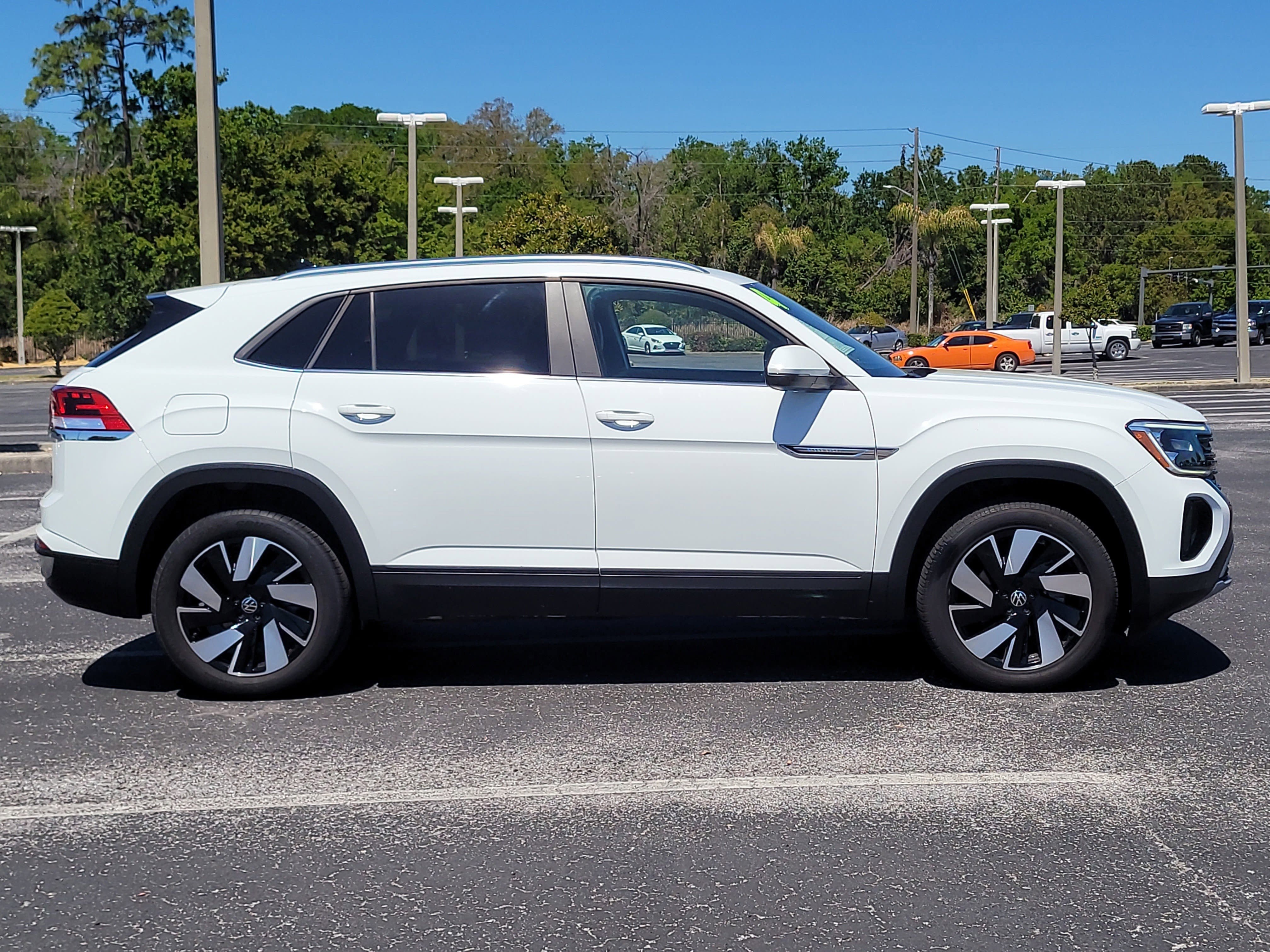 Used 2024 Volkswagen Atlas Cross Sport SE image 10