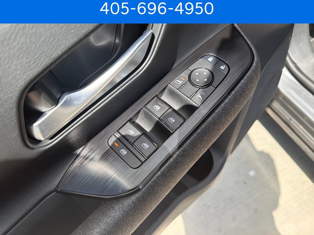 Used 2026 Nissan Kicks SV FWD image 14