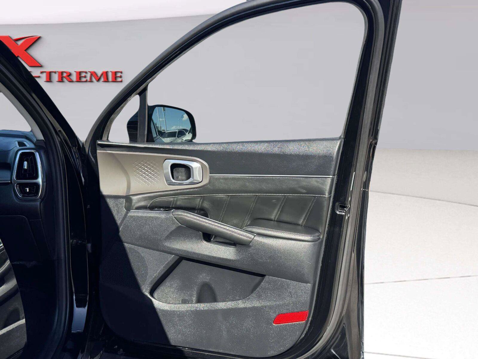 Used 2023 Kia Sorento SX FWD image 38