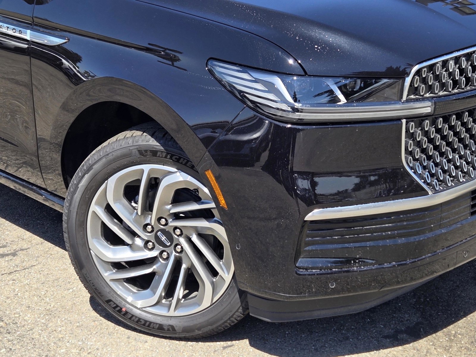 New 2025 Lincoln Navigator Reserve image 6