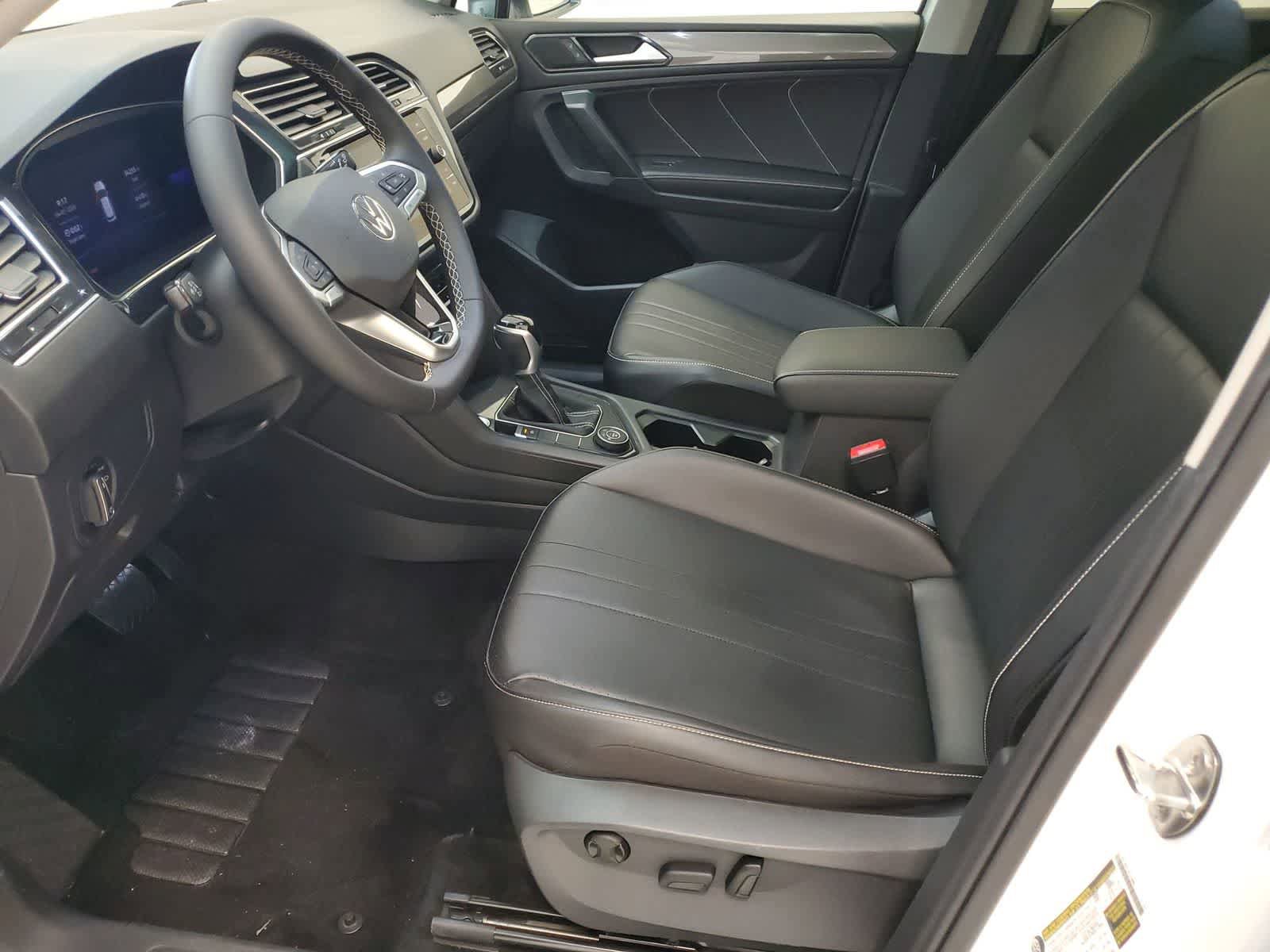 Used 2022 Volkswagen Tiguan SE AWD/4WD image 17