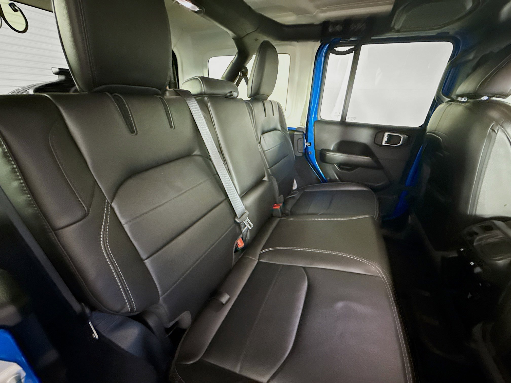 Used 2023 Jeep Wrangler Unlimited Sahara w/ Cold Weather Group image 33