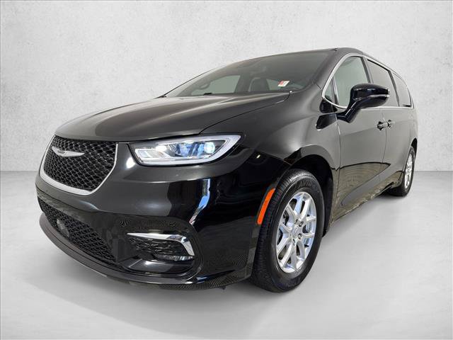 Used 2025 Chrysler Pacifica Select FWD image 7