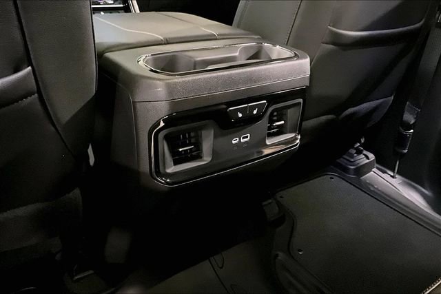 Used 2025 GMC Sierra 1500 AT4 w/ AT4 Premium Package AWD/4WD image 28