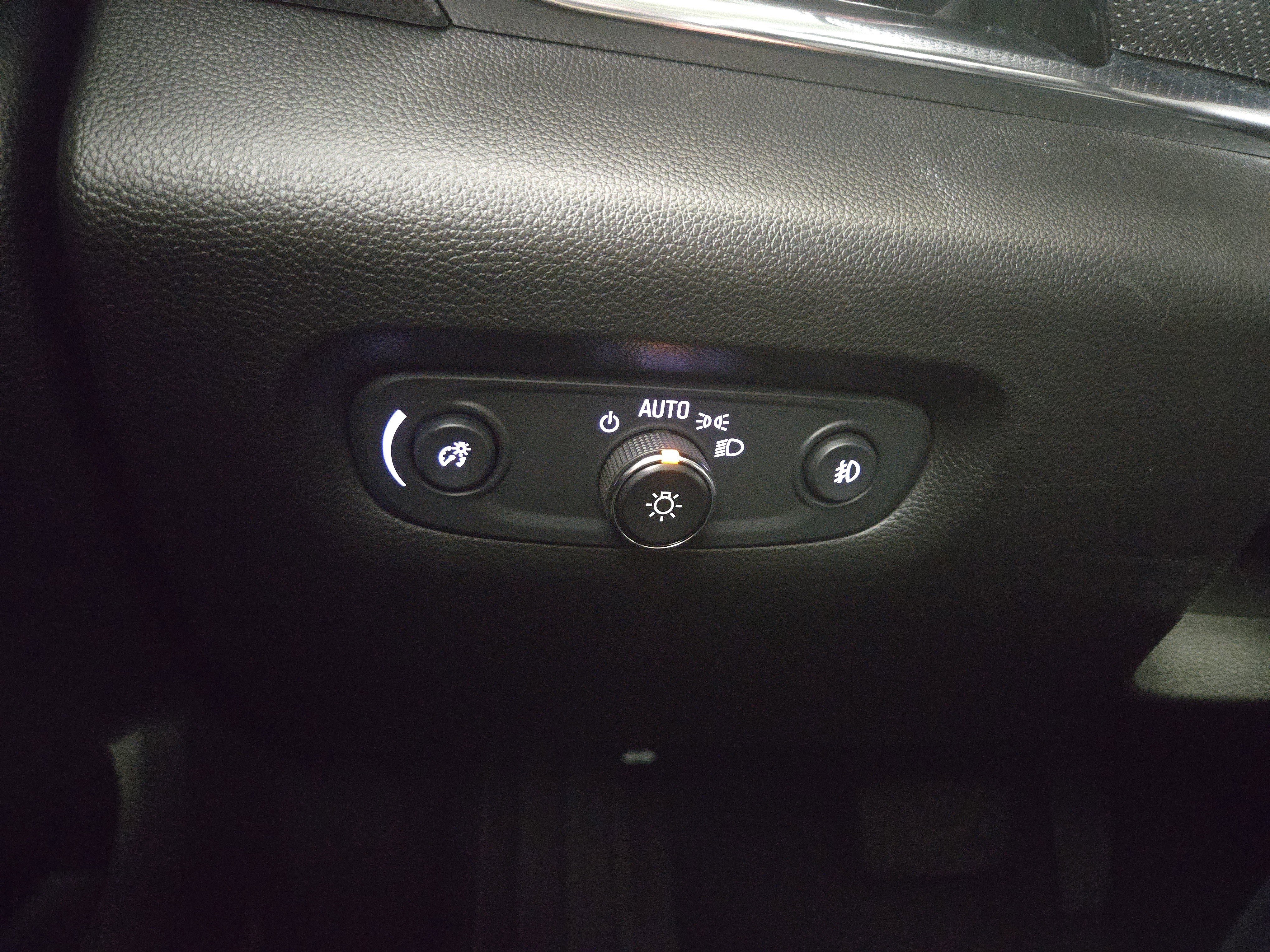 Certified 2021 Chevrolet Traverse Premier image 31