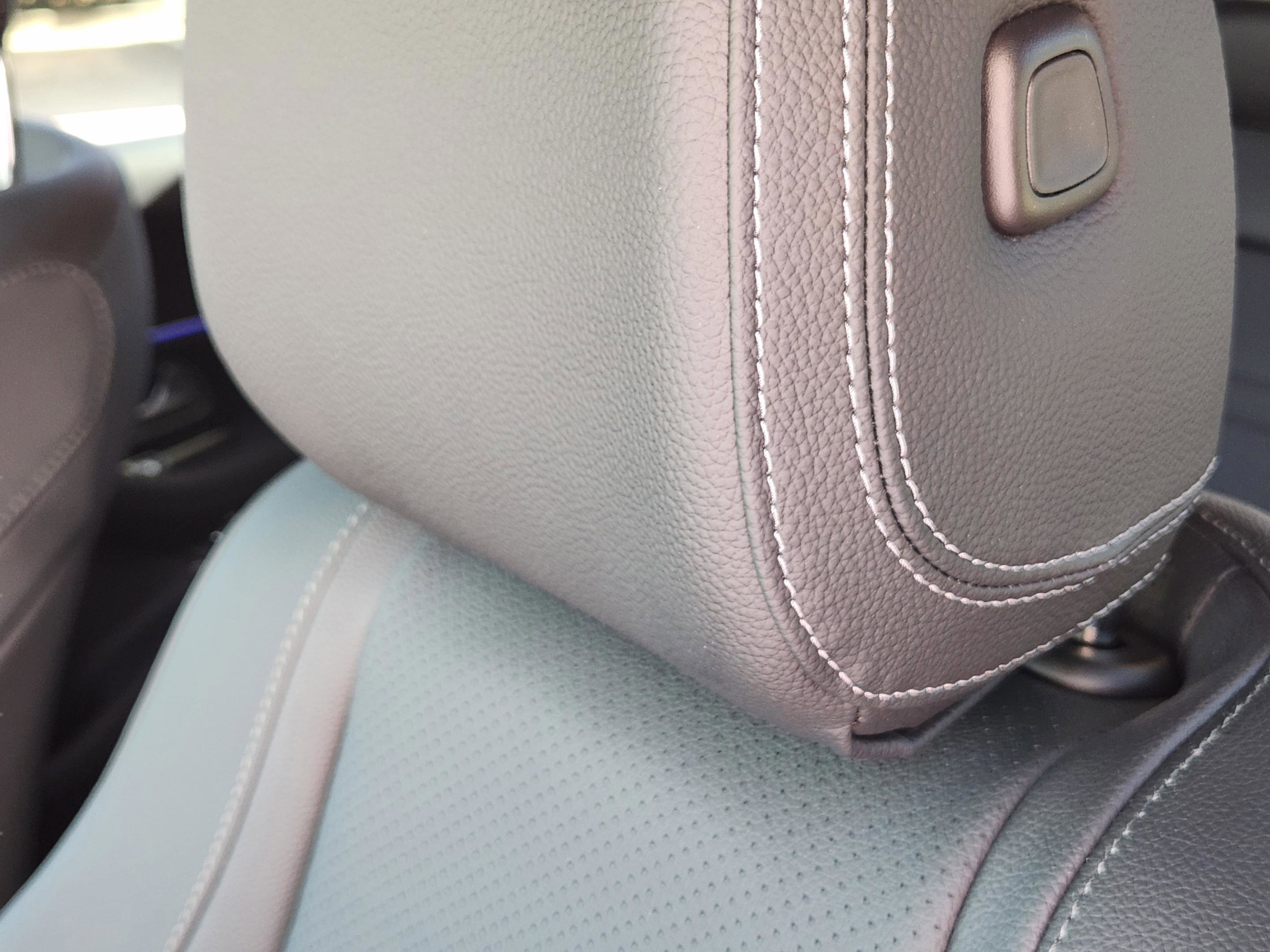 Certified 2025 Mercedes-Benz GLE 350 4MATIC image 8