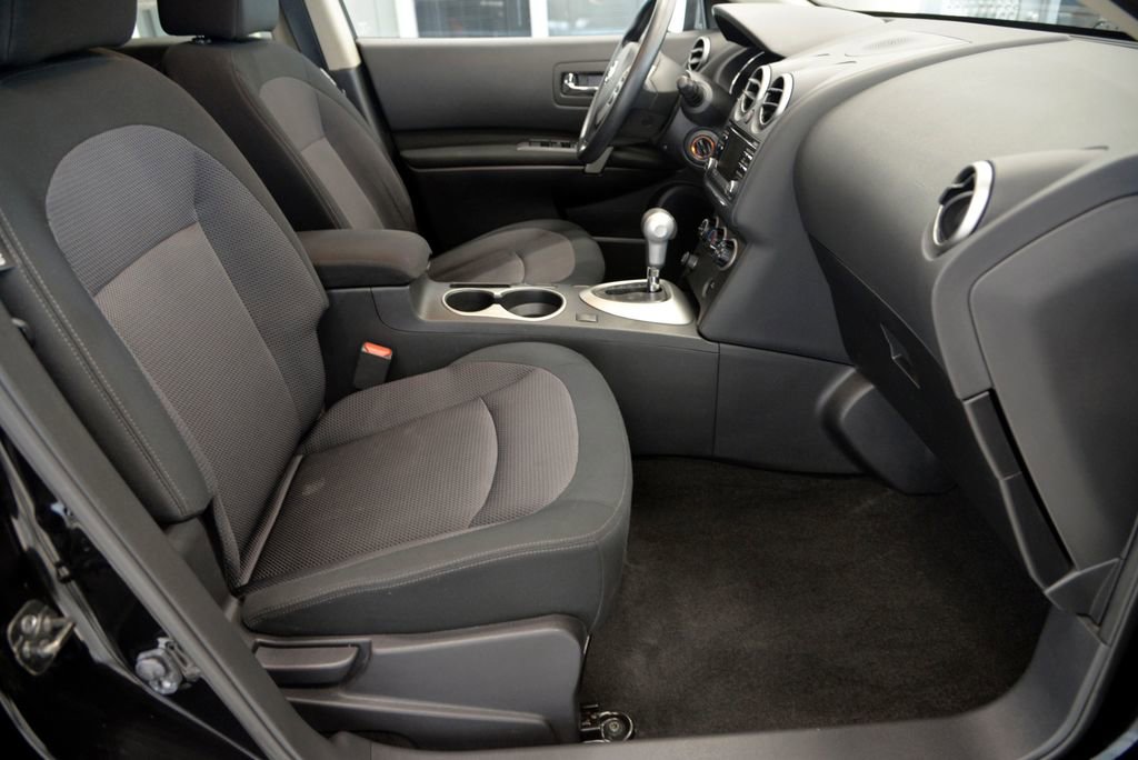 Used 2012 Nissan Rogue SV AWD/4WD image 29