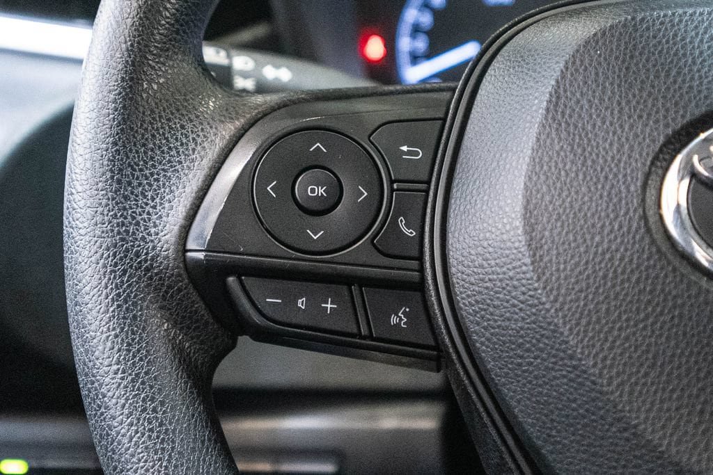 Used 2022 Toyota Corolla LE FWD image 18