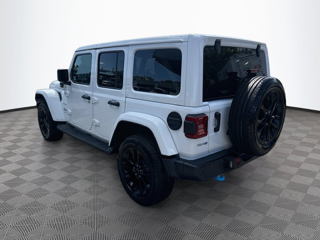 Used 2024 Jeep Wrangler Unlimited Sahara AWD/4WD image 8
