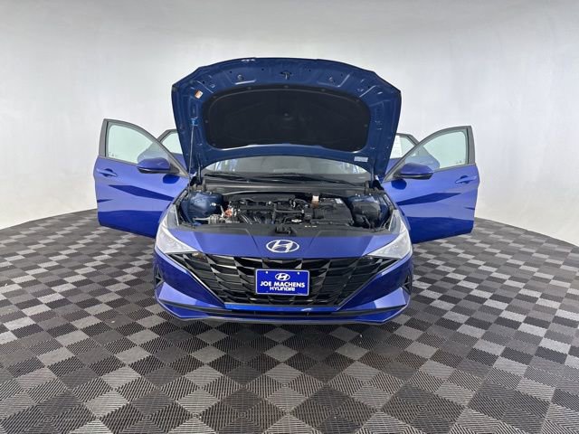 Used 2021 Hyundai Elantra SE image 12