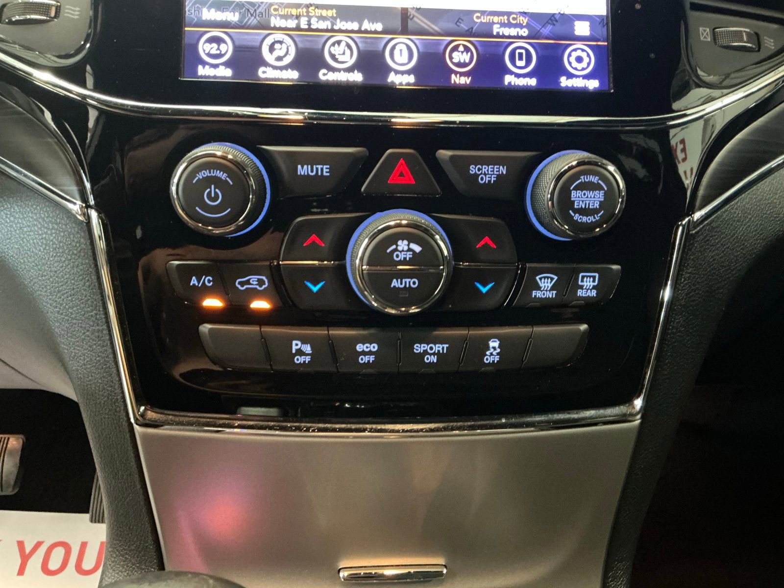 Used 2019 Jeep Grand Cherokee Limited image 23