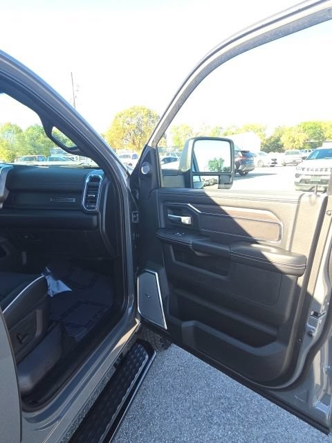 New 2027 RAM 3500 Laramie AWD/4WD image 30