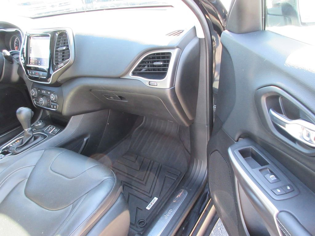 Used 2019 Jeep Cherokee Limited w/ Luxury Group image 21